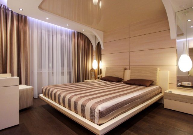 Двухуровневые натяжные потолки в спальню: с подсветкой, глянцевые и матовые, фото