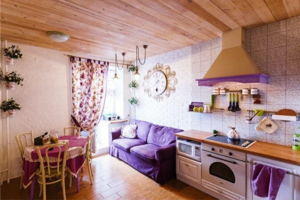 фиолетовая кухня в стиле кантри
