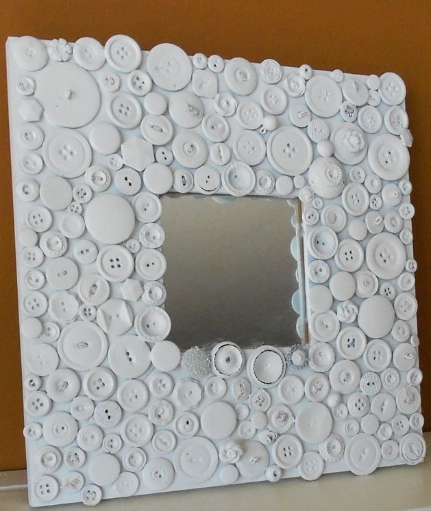 зеркало декорированное пуговицами