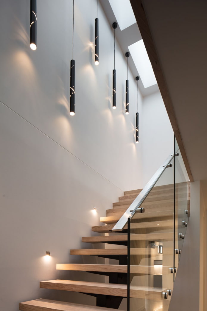 освещение лестницы в интерьере частного дома