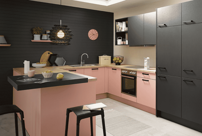 интерьер кухни в черно-розовых тонах