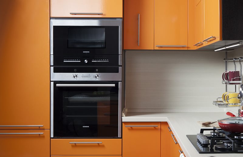 Оранжевый дверки кухонного гарнитура