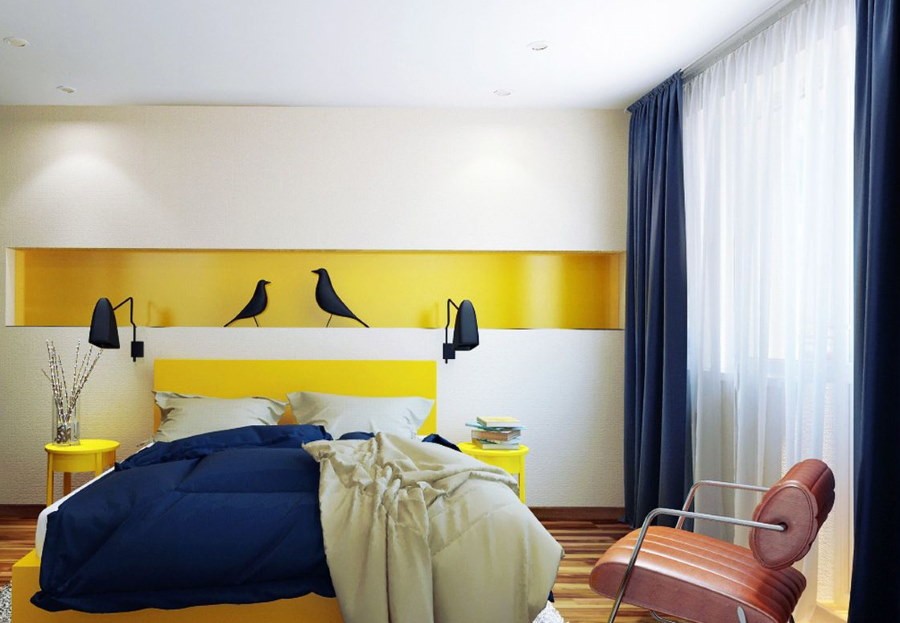 Сине-желтые акценты в спальной комнате