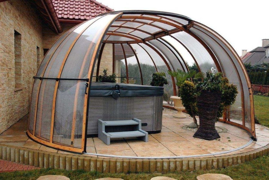 Раздвижной купол из поликарбоната для бассейна на даче