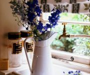 Kitchen Provence – Enameled jugs and cans