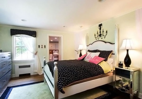 ModGlam bedroom for teen