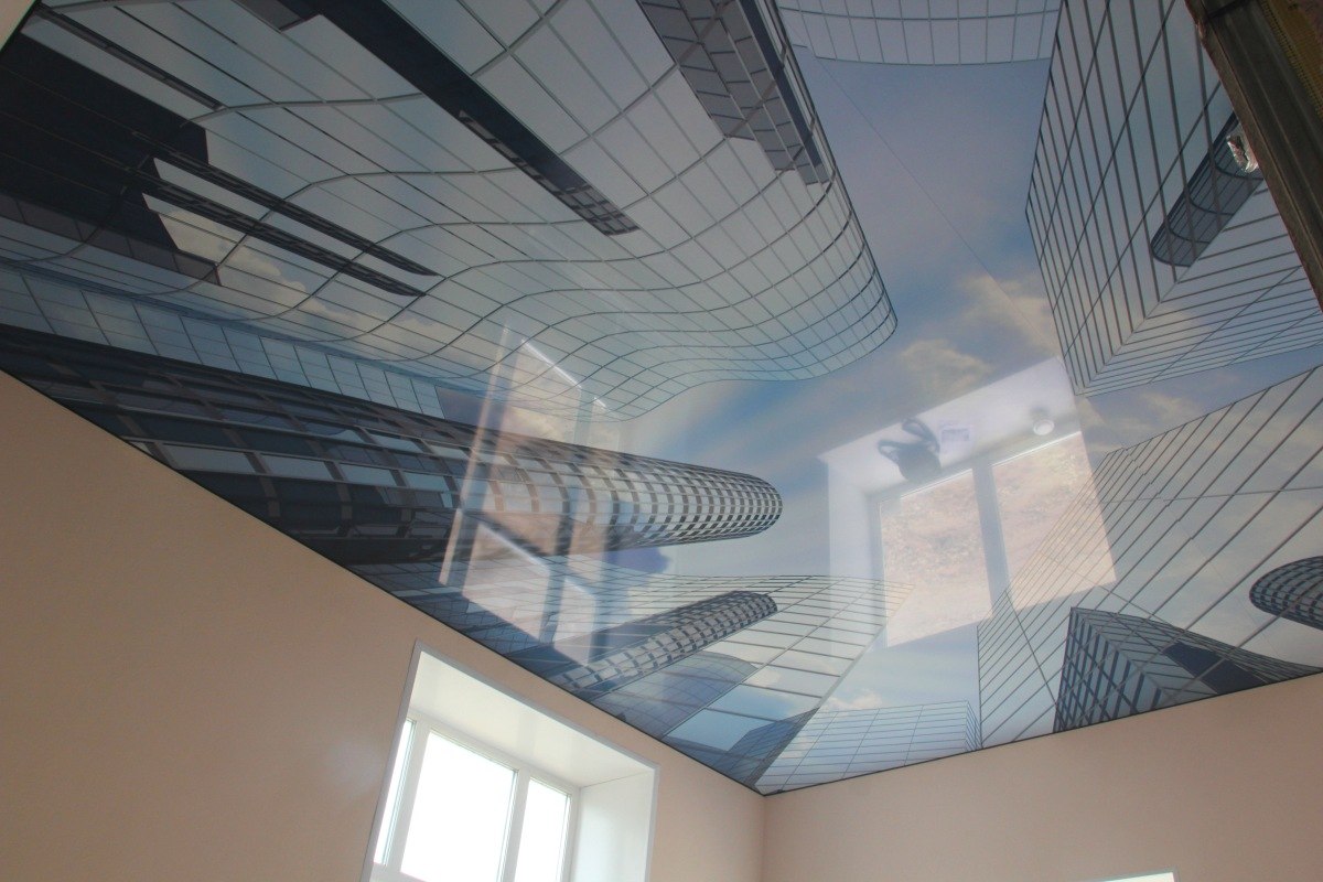 Натяжной глянцевый потолок с фотопечатью
