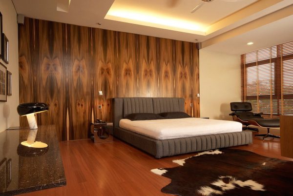 Фото деревянной стены в спальне