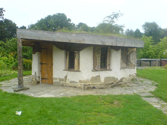 2189513772_54df874201_b 25 Eco-Friendly Houses Made With Natural Materials
