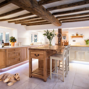 Large and open kitchen deign with wood ceiling beams 285x285 Country Modern: Is This the Right Style for You?